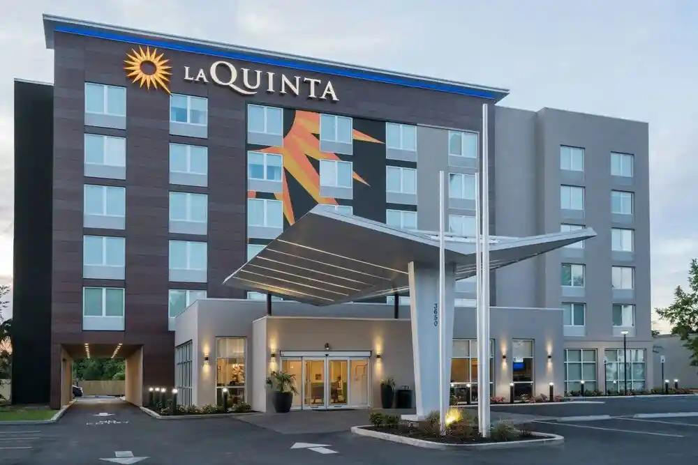 La Quinta Inn by Wyndham 1